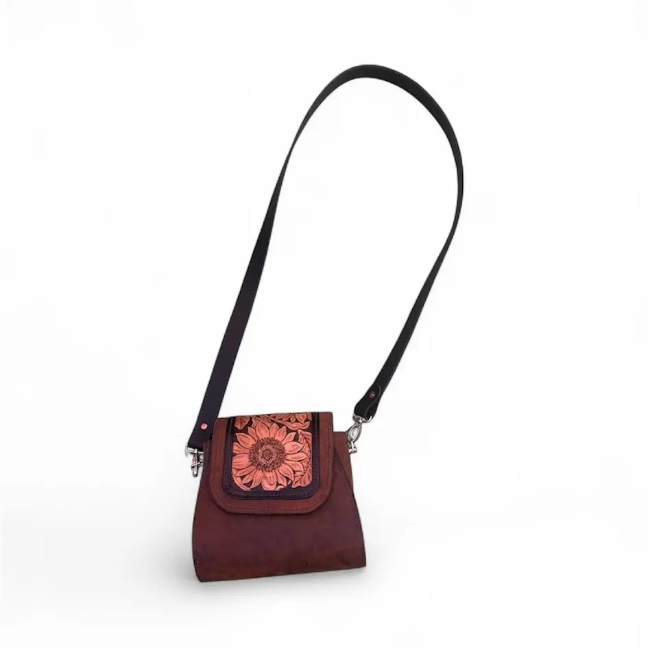 The Wilebak Flower Crossbody Purse 1