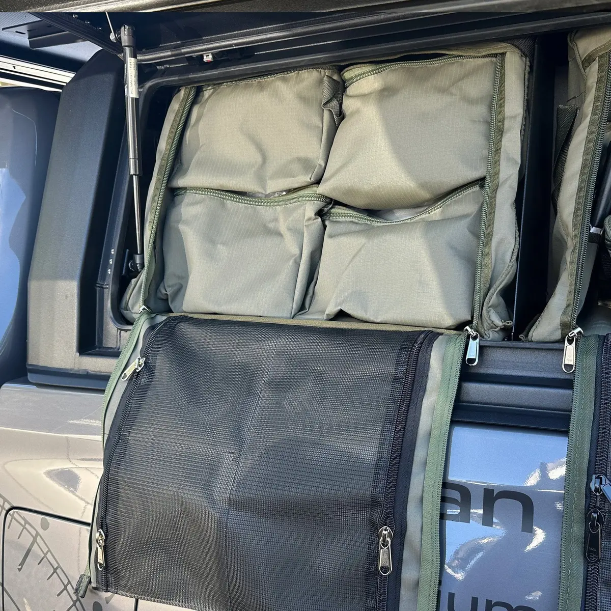 Canopy Shelf Utility Bag 1
