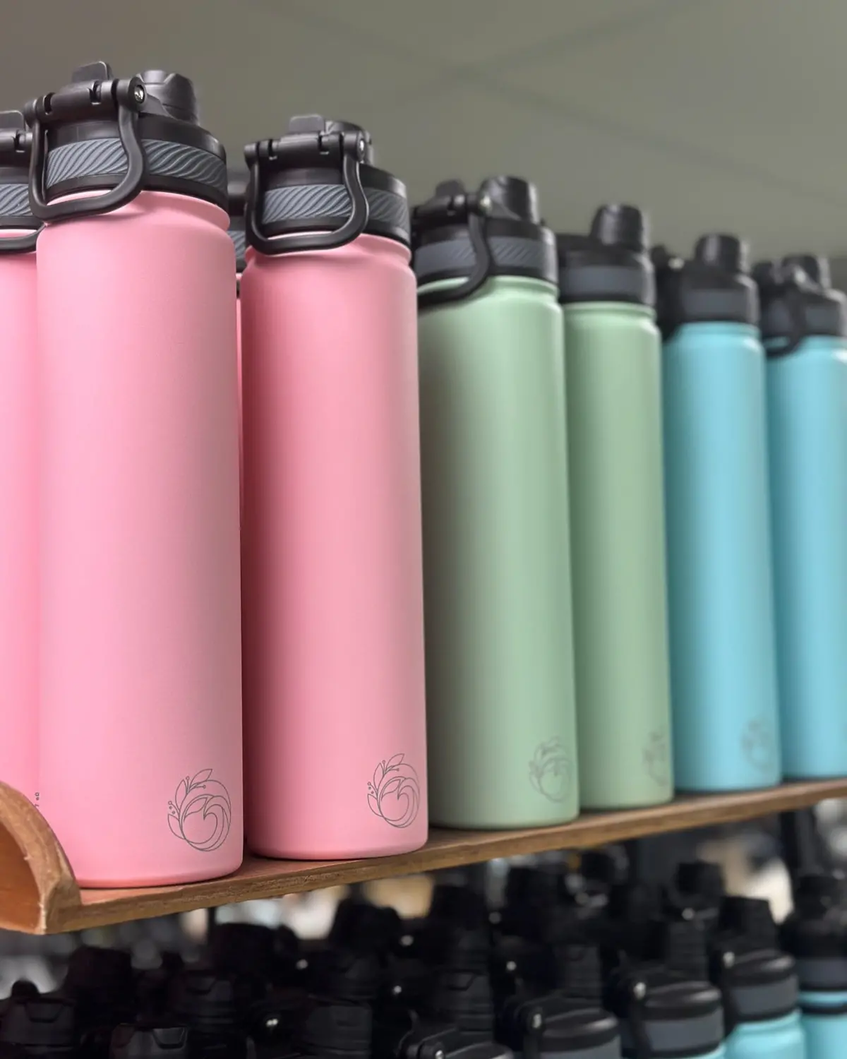 Grace 25Oz Insulated Bottle With Flowsip Cap 1