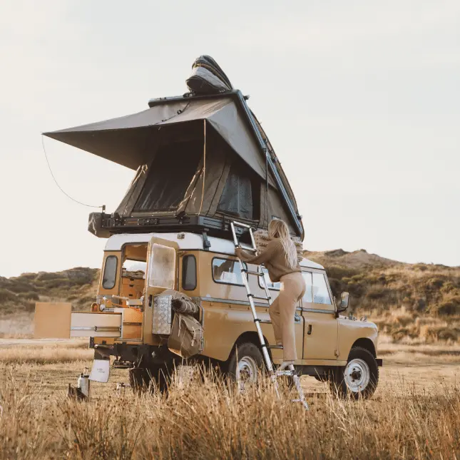 Ax27 Clamshell Rooftop Tent 1