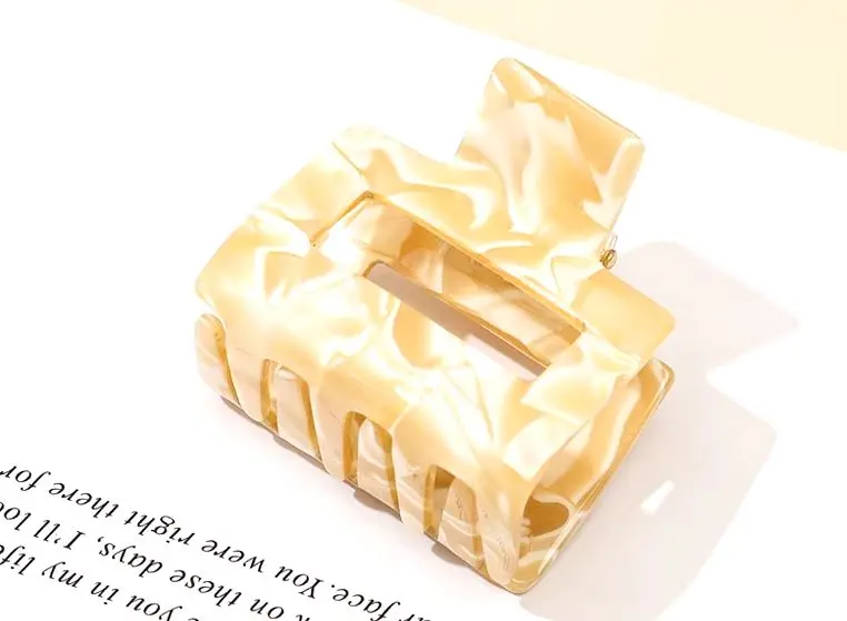 Grace Caramel Swirl Hair Clips 1
