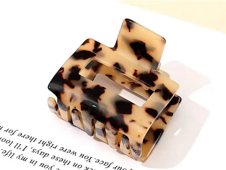 Grace Honey Leopard Hair Clips 1